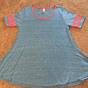 EUC Lularoe Perfect Tee